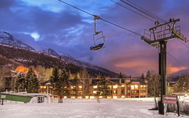 Snow Flower 011-studio Condo by RedAwning