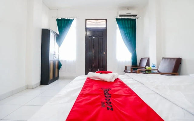 RedDoorz @ Jalan Diponegoro Lampung