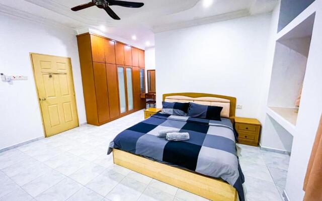 Tupai Mas Semi-D by LOUIS