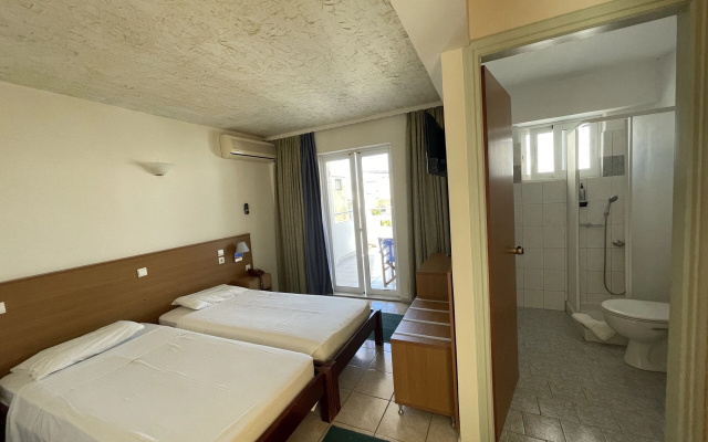 Hotel Flisvos