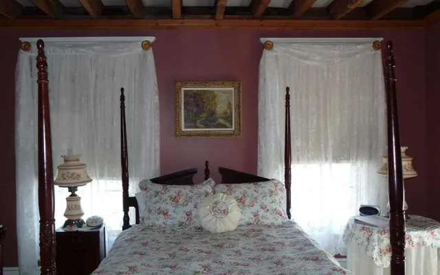 J.D. Thompson Inn