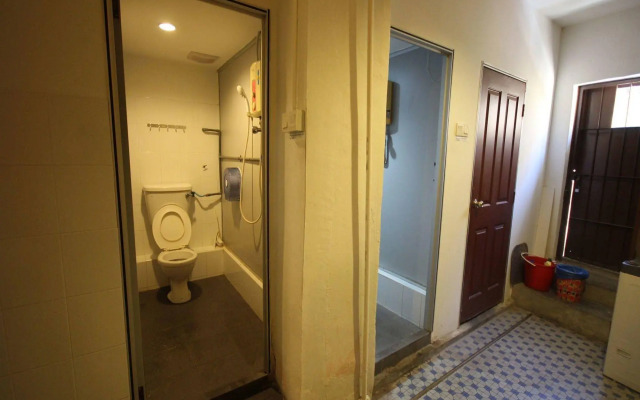 Cocoa Mews Cafe & Homestay - Hostel