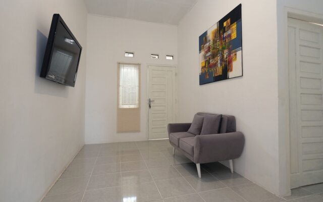 OYO 2551 Dewi Residence 2