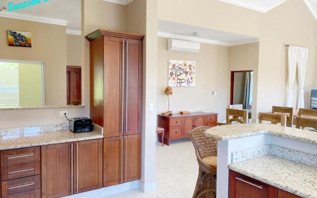 3BR Stunning penthouse / Beach front