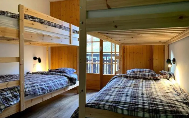 Freeride Hostel Bar – Guest Rooms – Val d'Illiez