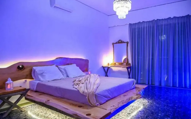 Sunny Palm Room Crete