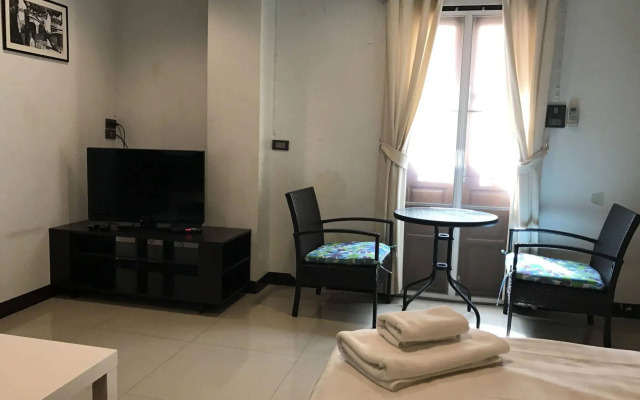 Ratchadamnoen Residence