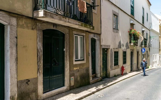 Cozy Apartment for 3 Near Martim Moniz
