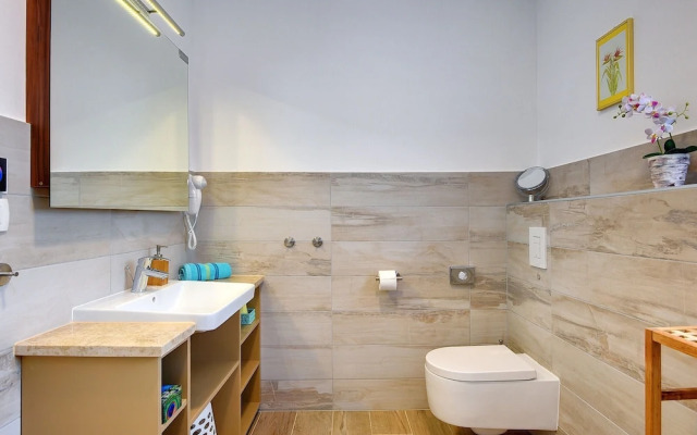 Villa in Novigrad With Pool Near Beach