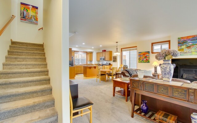 Wfh-friendly Townhome Rental Near Ferry in Everett