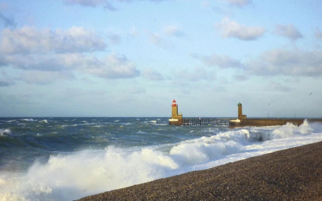 Architectural Villa Near the Coast, Sainte-colombe