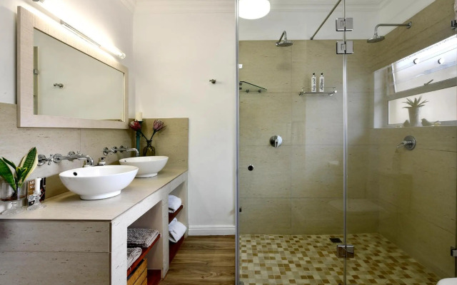 Petit Plaisir is a Romantic Self-catering Cottage on the Side of the Village no1