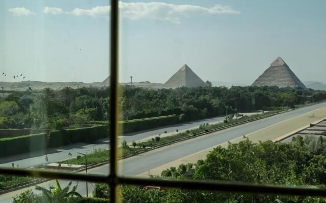 Pyramids Sunrise Inn