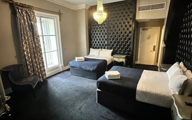 White Star Line Hotel