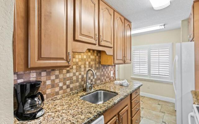 515 Madeira Norte Condo