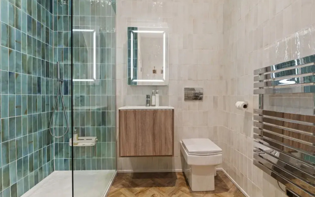 3 Croft House - Beach Front Sea Views Parking