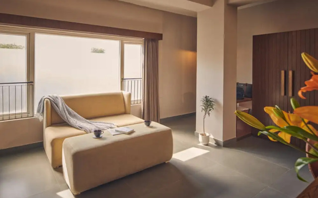 Minimalist Poshtel & Suites