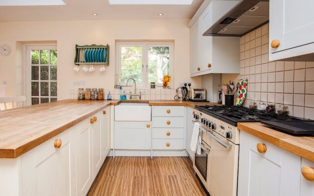 Bright Spacious 3 Bed Family Home In Shepherd's Bush