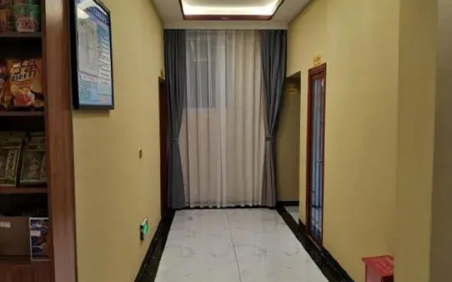 Qujing Tangke Hotel