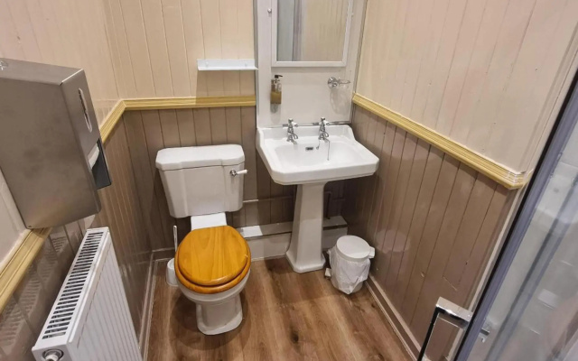 Roy Bridge Hotel