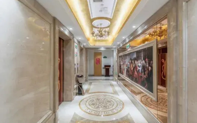 Vienna International Hotel (Changde College of Arts and Sciences Tobacco Factory)