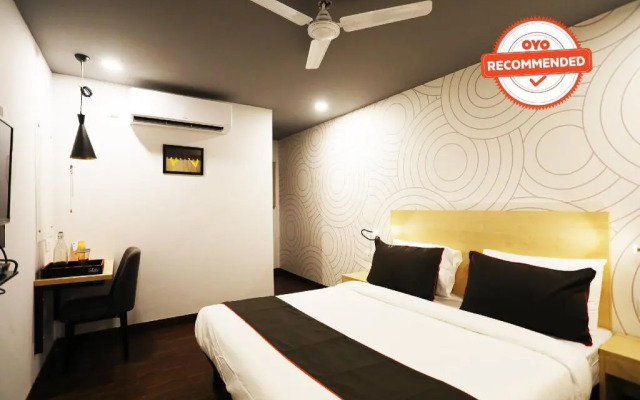 Slf Mall by OYO Rooms