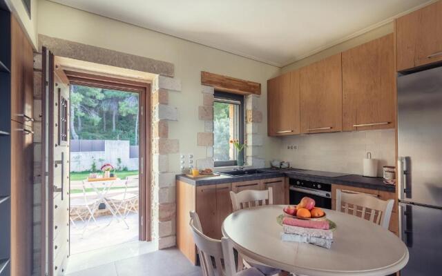 Villa Kalamos / Sea View and Pool nearby Athens