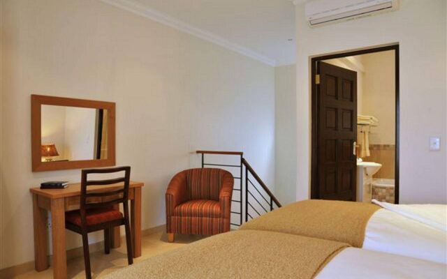 Hoyohoyo Chartwell Lodge