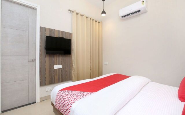 Oyo 17199 Hotel Clg Grand
