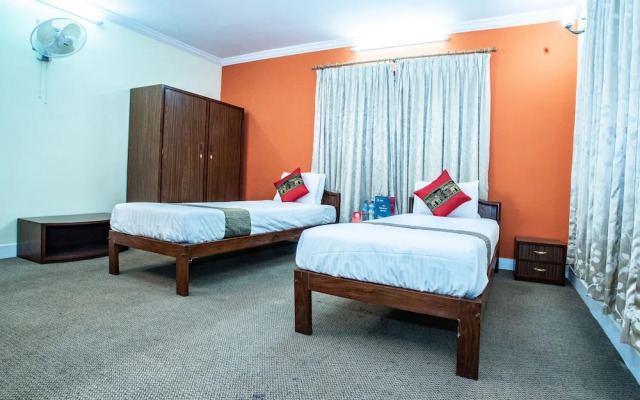 OYO 375 Chef House Resort