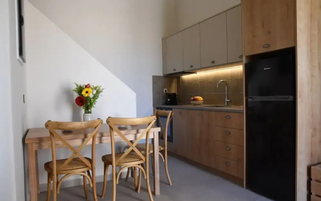 Santorini - Villa - Sleeps 4 - Pool - Parking