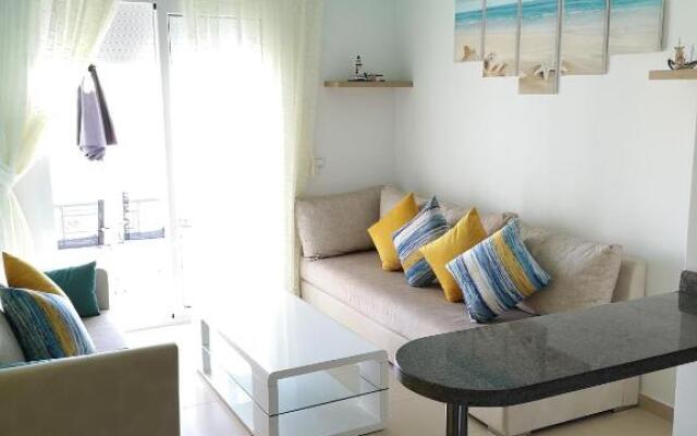 Kariat Cabo - Appartement Charmant, Climatisé avec Vue Piscine