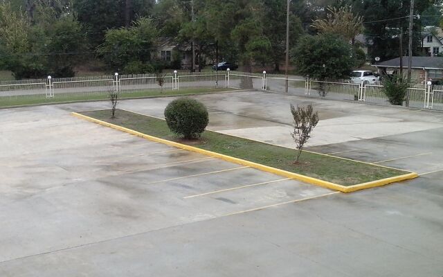 SureStay Studio by Best Western Conroe Downtown