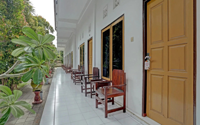OYO 3096 Hotel Dewi Warsiki