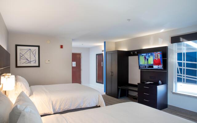 Holiday Inn Express Hotel & Suites Chester, an IHG Hotel