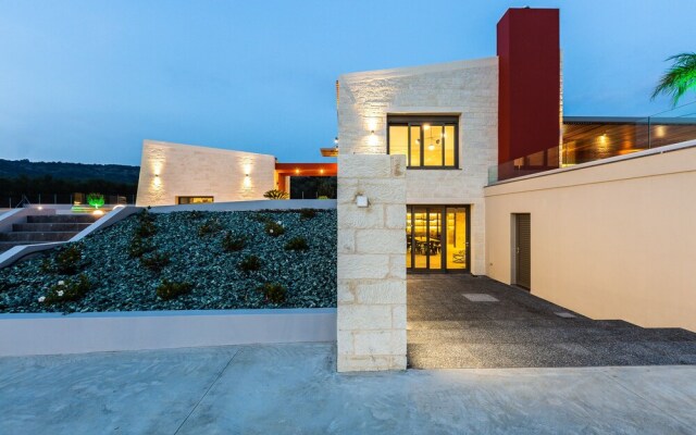 Villa Aori