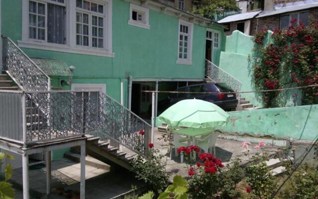 Guest House Borjomi on Pirosmani Street