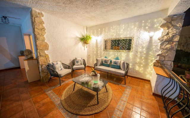 Villa Lux Gallery AC