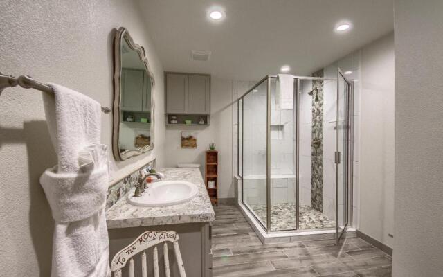 Down River Haus Ld 727 Home