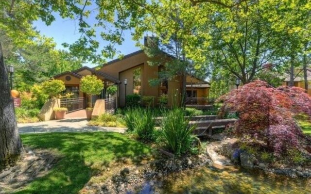 Global Luxury Suites near Canyon Lakes