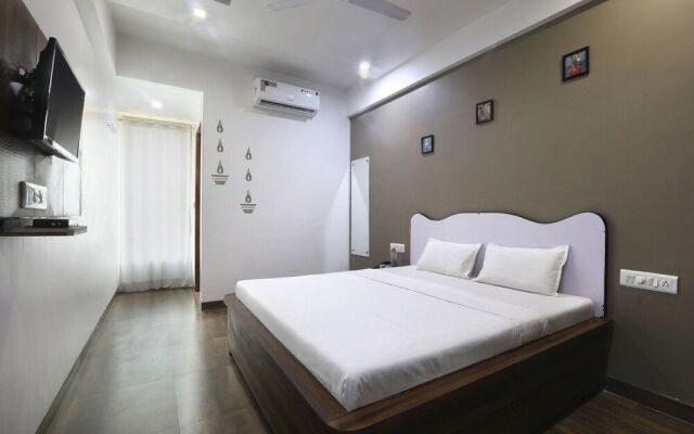 OYO 12817 White house beach resort