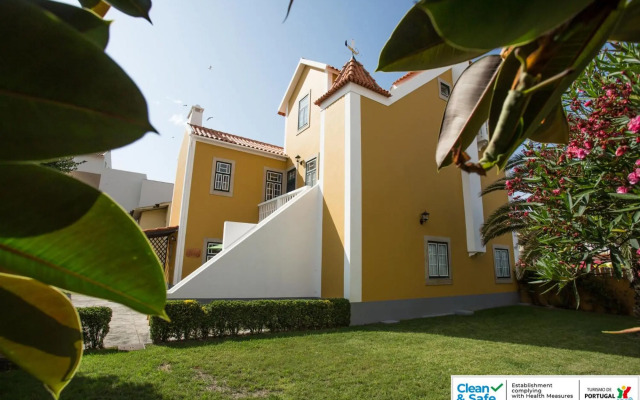 Torreira . Yellow Beach Pavilion