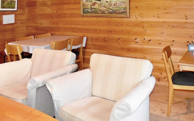 Secluded Mountain Retreat-by Traum