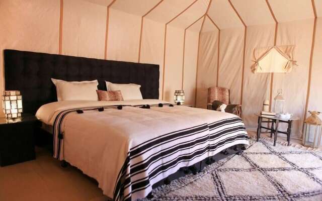 Merzouga Luxury Camp