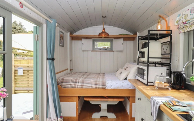 Burr 2 Shepherds Hut