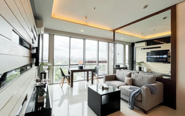 Spacious and Comfy Big Studio Apartment at Kemang Mansion