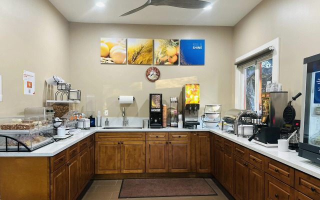 Comfort Inn Monterey Peninsula Airport