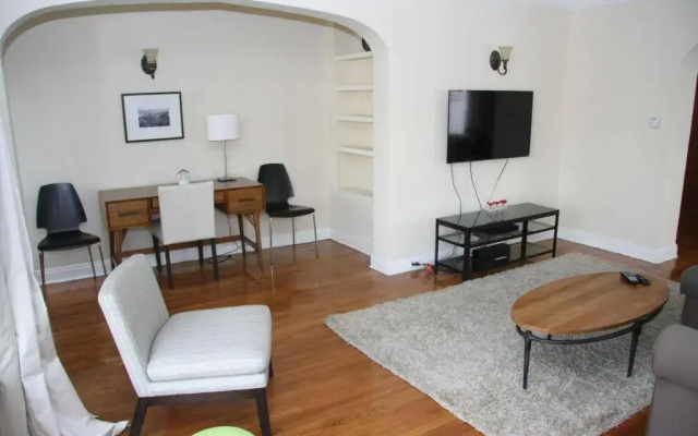 Vintage Two Bedroom La Vacation Rentals, Unit 4 - Rud 82197