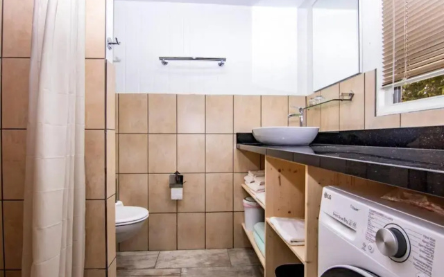 Appartement met zwembad en prachtige tuin