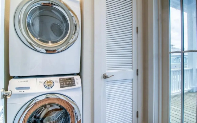 Seaside Sojourn 111 LA